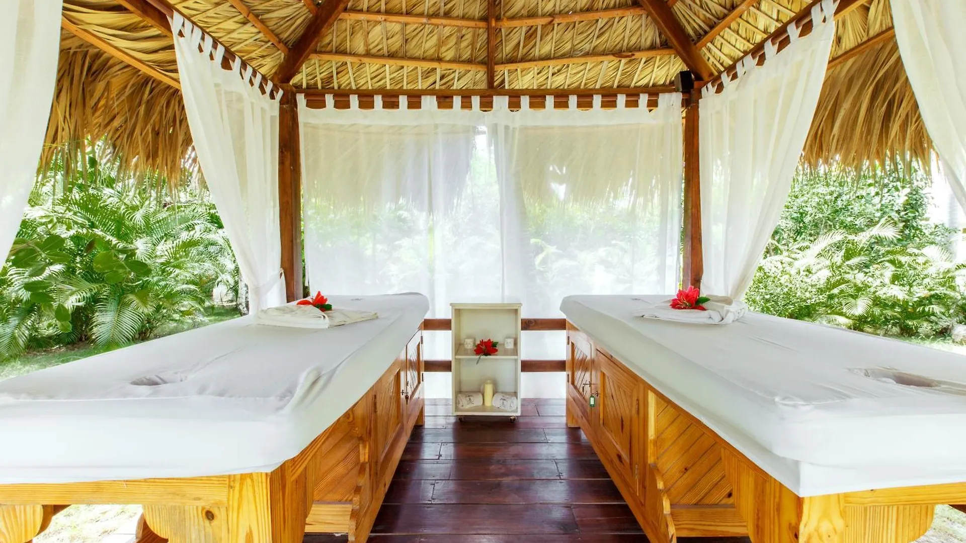Hotel Ducassi Suites Punta Cana